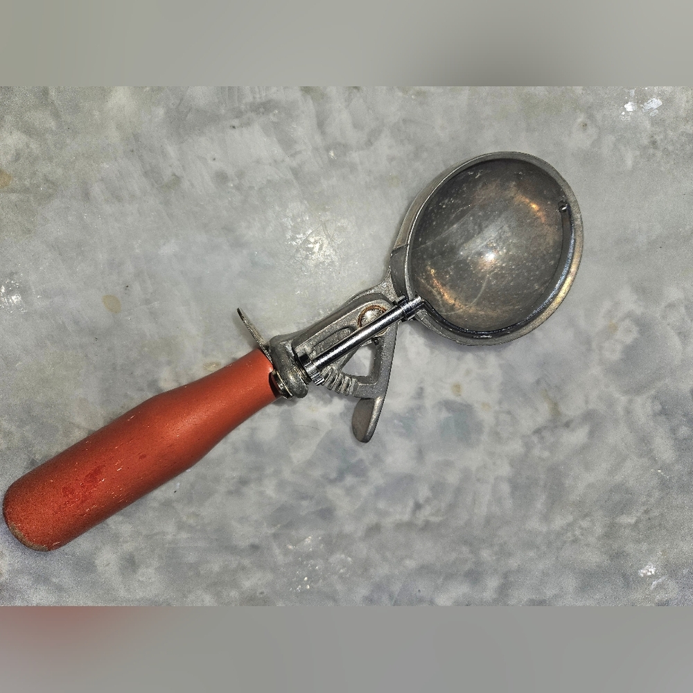 Ice Cream Scoop Peerless Vintage 40's 50's Red Handle Wood Aluminum Works  Great